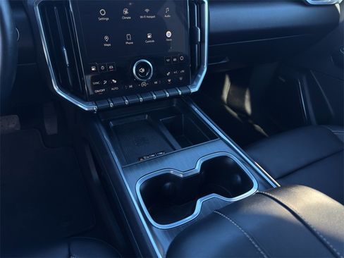 Used 2024 GMC Acadia Elevation image 15