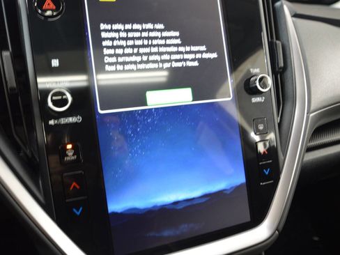 Used 2025 Subaru Crosstrek 2.0i Premium image 29