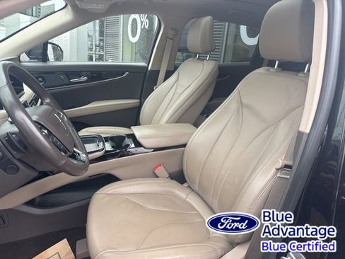 Used 2022 Lincoln Nautilus Reserve w/ Luxury Package image 13