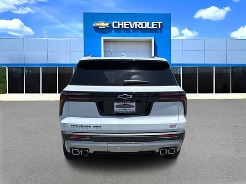 New 2026 Chevrolet Traverse Z71 w/ Enhanced Driving Package AWD/4WD image 4