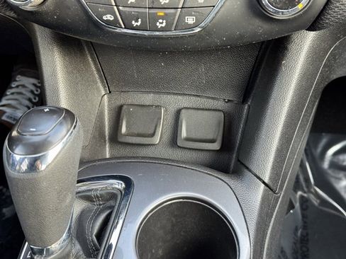 Used 2018 Chevrolet Cruze LT image 13