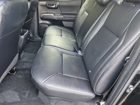 Used 2023 Toyota Tacoma TRD Off-Road w/ TRD Premium Off Road Package AWD/4WD image 25