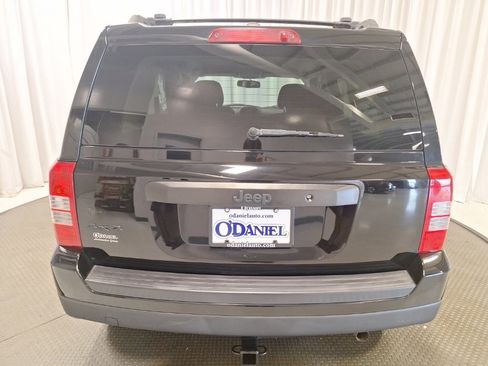 Used 2017 Jeep Patriot Sport image 20