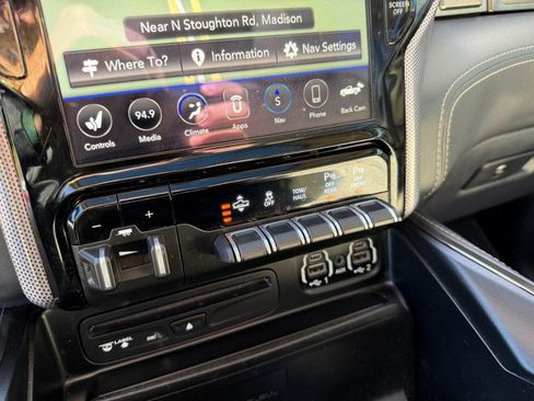 Used 2019 RAM 1500 Limited image 29