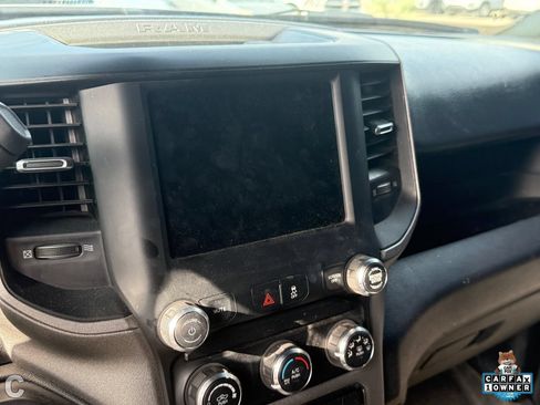 Used 2024 RAM 2500 Tradesman w/ Chrome Appearance Group AWD/4WD image 18