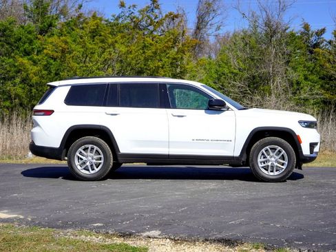 New 2026 Jeep Grand Cherokee L Laredo RWD image 5