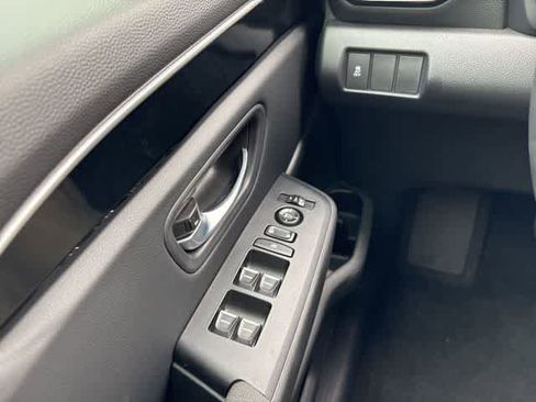 Used 2025 Honda Pilot Sport image 20