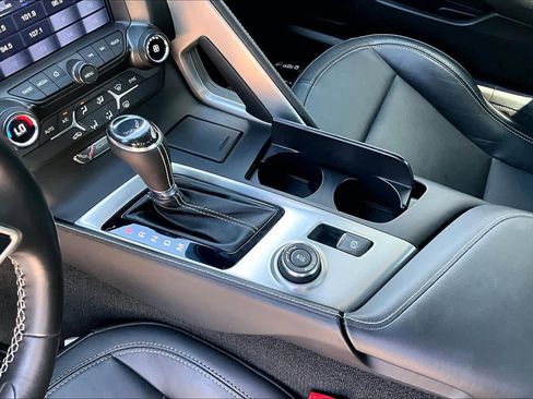 Used 2019 Chevrolet Corvette Stingray Coupe w/ 1LT RWD image 16