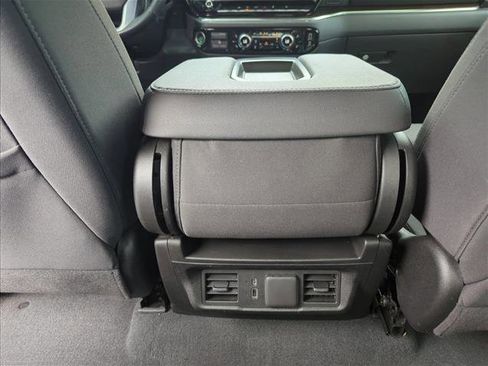 Used 2023 GMC Sierra 1500 Elevation image 18