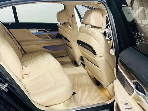 Used 2020 BMW 740i xDrive AWD/4WD image 25