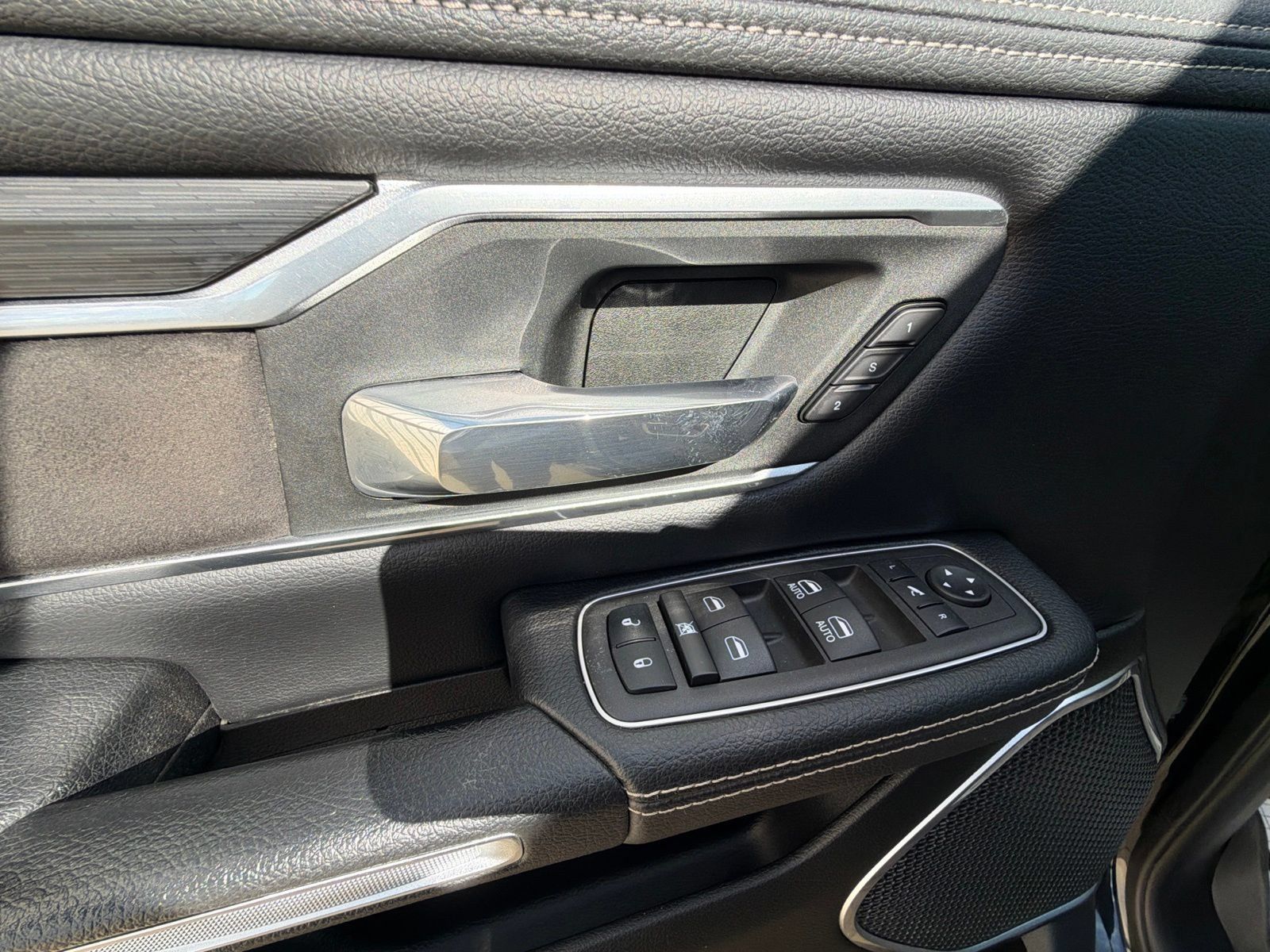 Used 2023 RAM 1500 Laramie AWD/4WD image 13