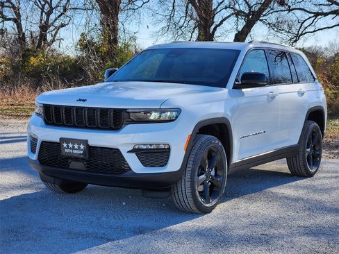 New 2025 Jeep Grand Cherokee Limited w/ Black Appearance Package image 2