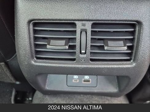 Used 2024 Nissan Altima 2.5 SL AWD/4WD image 17