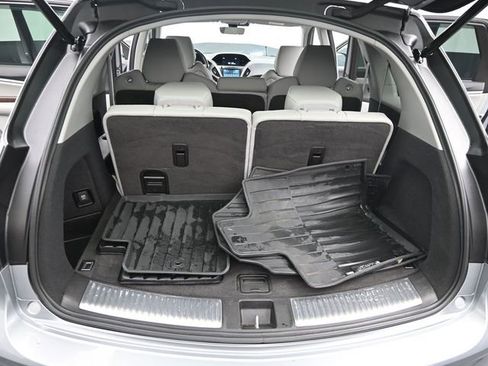 Used 2020 Acura MDX SH-AWD image 17