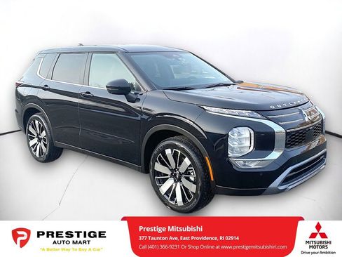 New 2026 Mitsubishi Outlander SE image 1