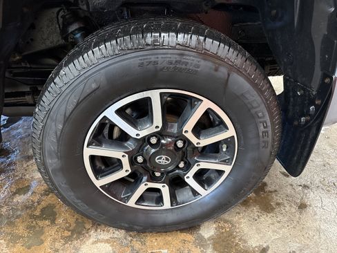 Used 2018 Toyota Tundra SR5 image 7