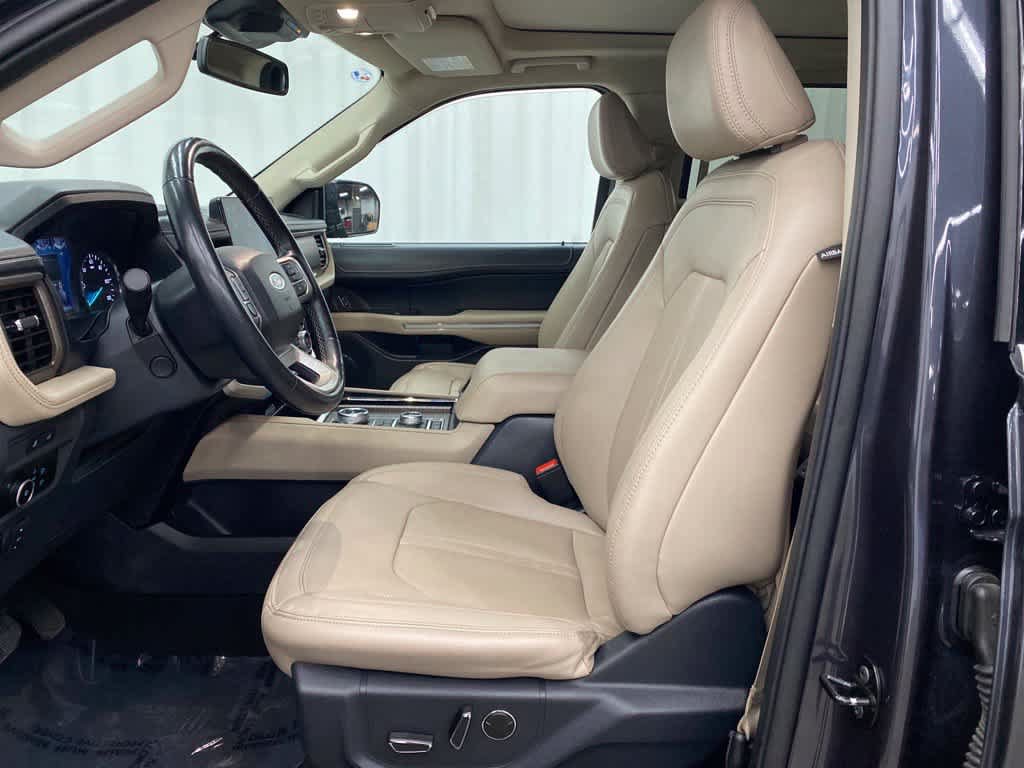 Used 2024 Ford Expedition Limited AWD/4WD image 13