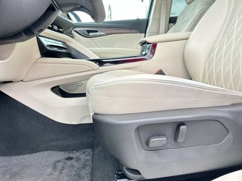 Used 2023 Buick Envision Avenir AWD/4WD image 33