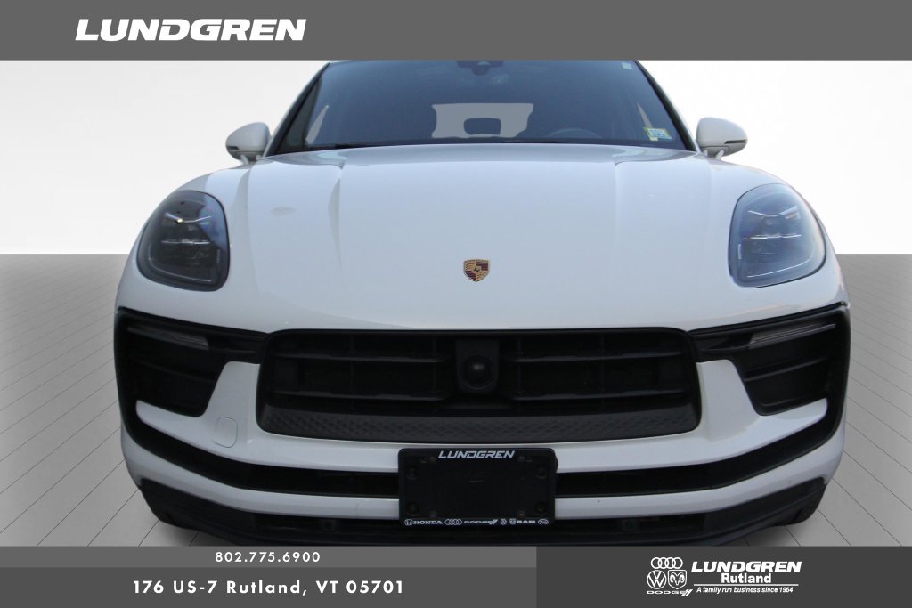 Used 2025 Porsche Macan AWD/4WD image 5