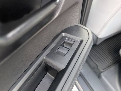 Used 2024 Toyota Tacoma SR5 AWD/4WD image 15