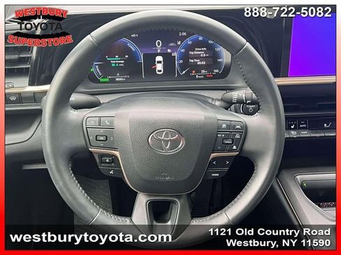 Used 2023 Toyota Crown AWD/4WD image 16