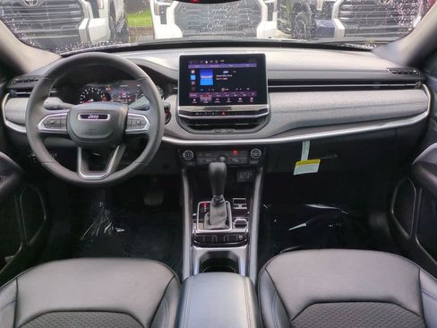 Used 2024 Jeep Compass Latitude AWD/4WD image 14