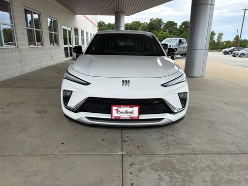 Used 2025 Buick Envista Sport Touring w/ Convenience I Package FWD image 7