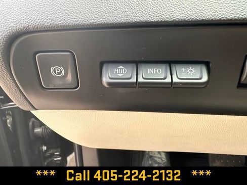 Used 2023 Buick Enclave Avenir AWD/4WD image 24