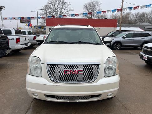 Used 2009 GMC Yukon XL Denali image 3