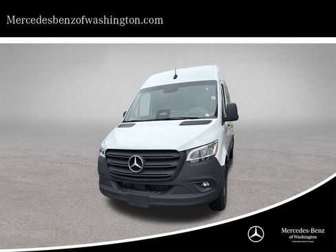 Used 2025 Mercedes-Benz Sprinter 2500 image 1