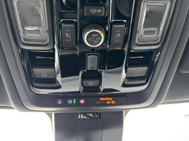 Used 2026 Chevrolet Tahoe Premier AWD/4WD image 26