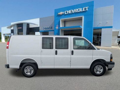 New 2026 Chevrolet Express 2500 RWD image 3