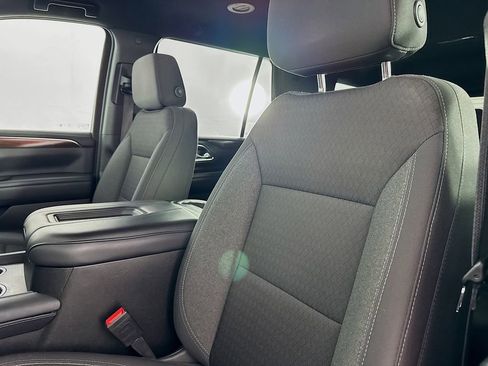 Used 2024 GMC Yukon SLE image 35