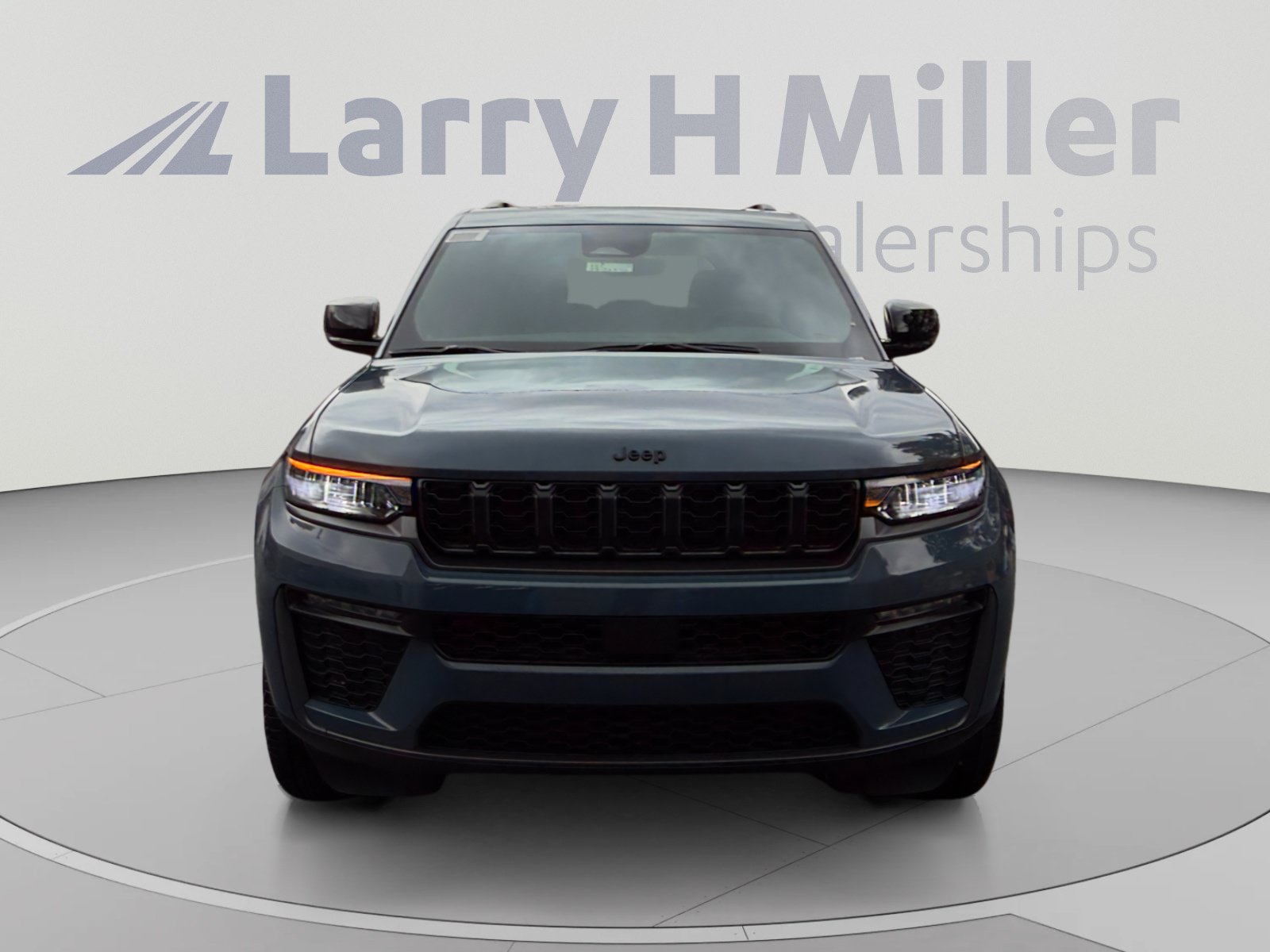New 2027 Jeep Grand Cherokee Limited w/ Limited Altitude Package AWD/4WD image 8