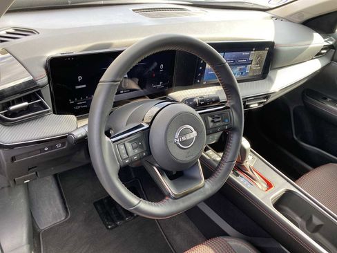 Used 2025 Nissan Kicks SR image 12