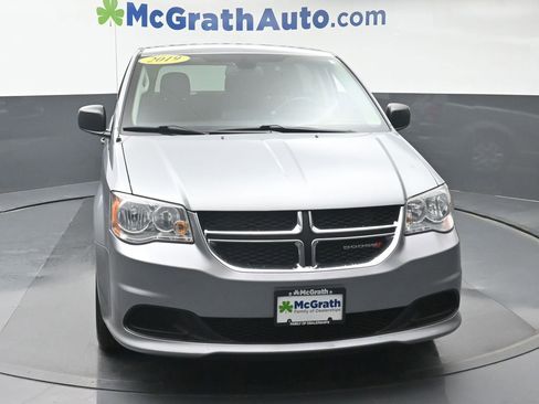 Used 2019 Dodge Grand Caravan SE FWD image 4