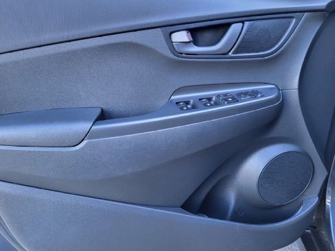 Used 2018 Hyundai Kona SE image 24