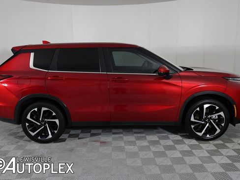 Used 2022 Mitsubishi Outlander SE image 4