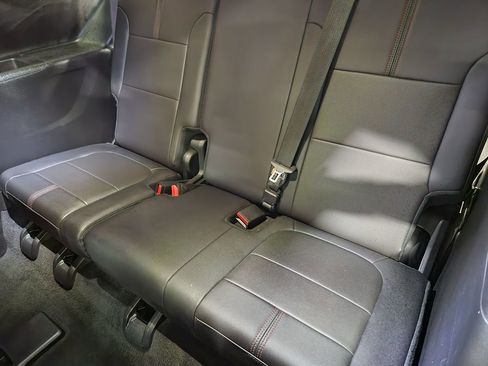 Used 2023 Chevrolet Traverse RS image 53