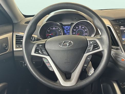 Used 2016 Hyundai Veloster FWD image 26