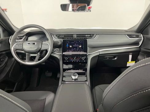 New 2025 Jeep Grand Cherokee L Laredo w/ Luxury Tech Group I image 13