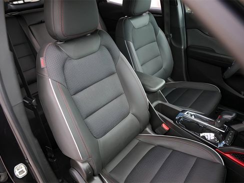 Used 2021 Chevrolet TrailBlazer RS w/ Technology Package image 31