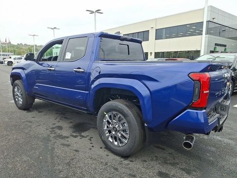 New 2025 Toyota Tacoma SR image 4
