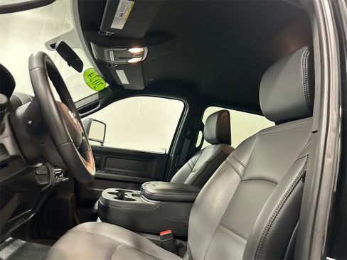 Used 2024 RAM 3500 Tradesman w/ Chrome Appearance Group image 25