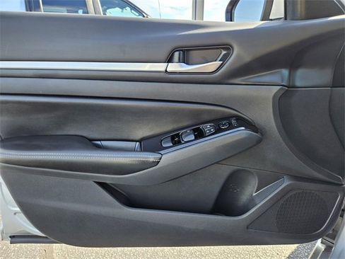 Used 2023 Nissan Altima 2.5 SV image 29
