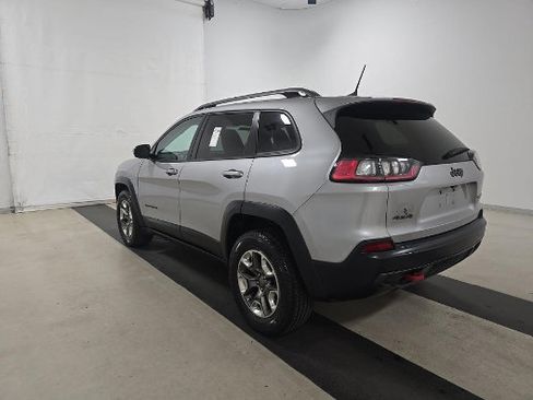 Used 2019 Jeep Cherokee Trailhawk w/ Cold Weather Group AWD/4WD image 6