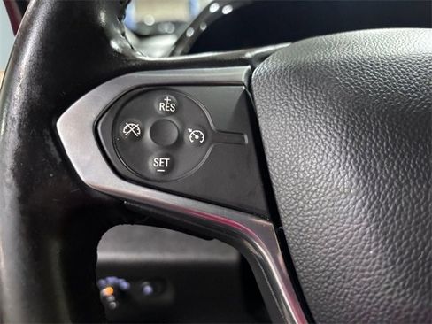 Used 2020 Chevrolet Traverse LT image 17