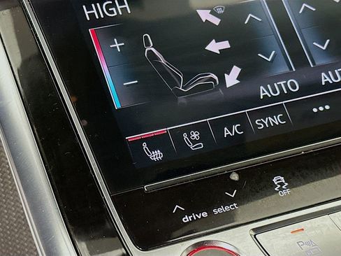 Used 2024 Audi RS Q8 AWD/4WD image 28
