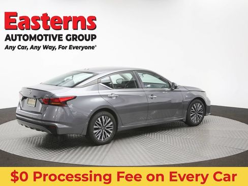 Used 2023 Nissan Altima 2.5 SV FWD image 40