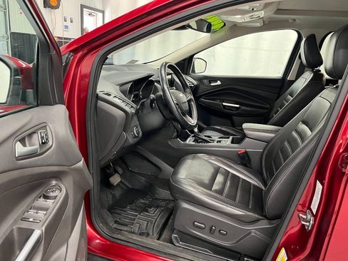 Used 2018 Ford Escape Titanium w/ Ford Safe & Smart Package AWD/4WD image 7